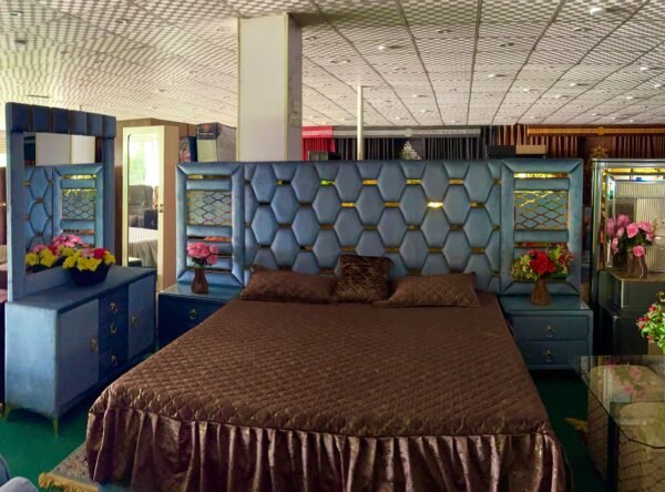 POSHING BED & DRESSING